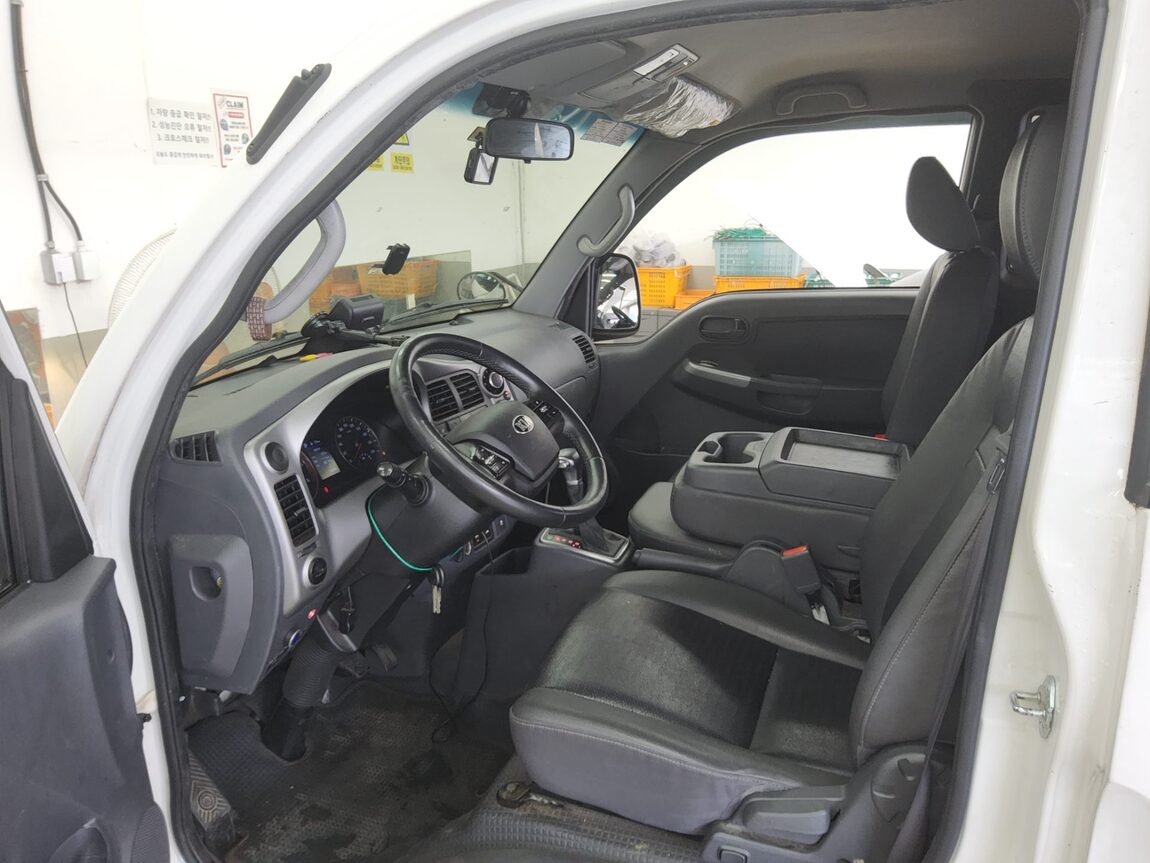 KIA THE NEW BONGO III CARGO 1 TON KING CAB EXTRA LONG WHEELBASE L 2022 - zdjęcie 10