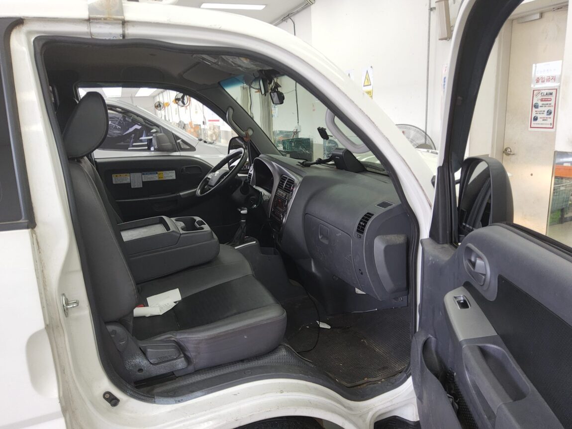 KIA THE NEW BONGO III CARGO 1 TON KING CAB EXTRA LONG WHEELBASE L 2022 - zdjęcie 12