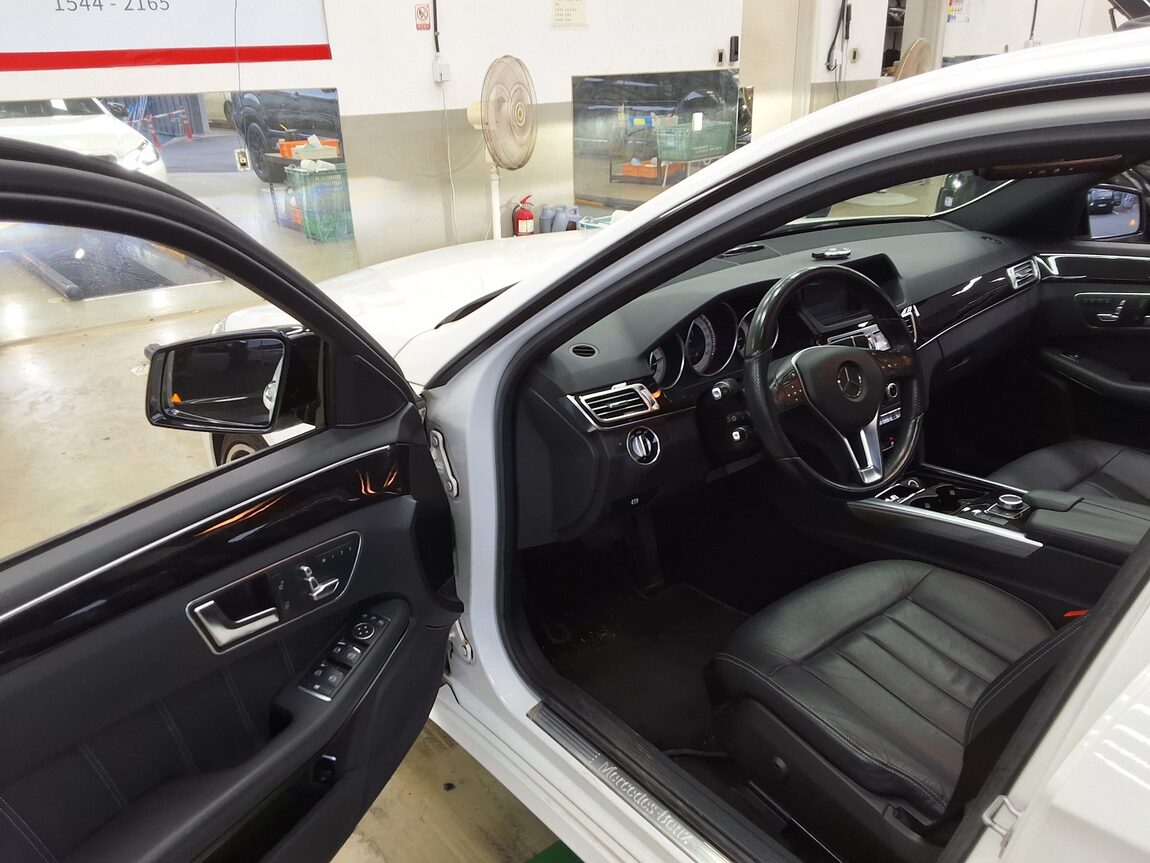 MERCEDES-BENZ E-CLASS (4TH GEN) E220 CDI BLUETEC AVANTGARDE SPORT 2016 - zdjęcie 10