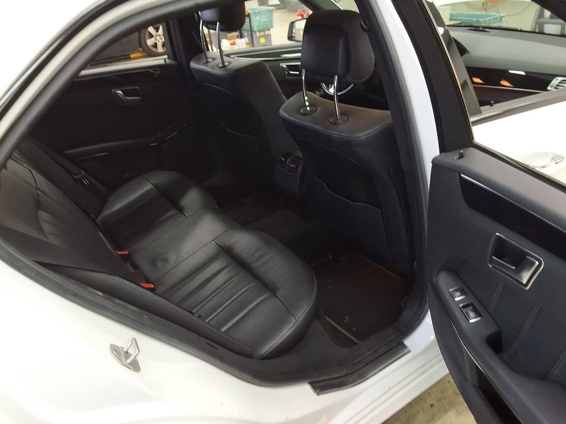 MERCEDES-BENZ E-CLASS (4TH GEN) E220 CDI BLUETEC AVANTGARDE SPORT 2016 - zdjęcie 13