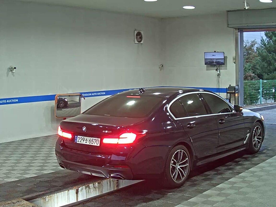 BMW 5 SERIES (7TH GEN) 520i M SPORT PACK 2021 - zdjęcie 5