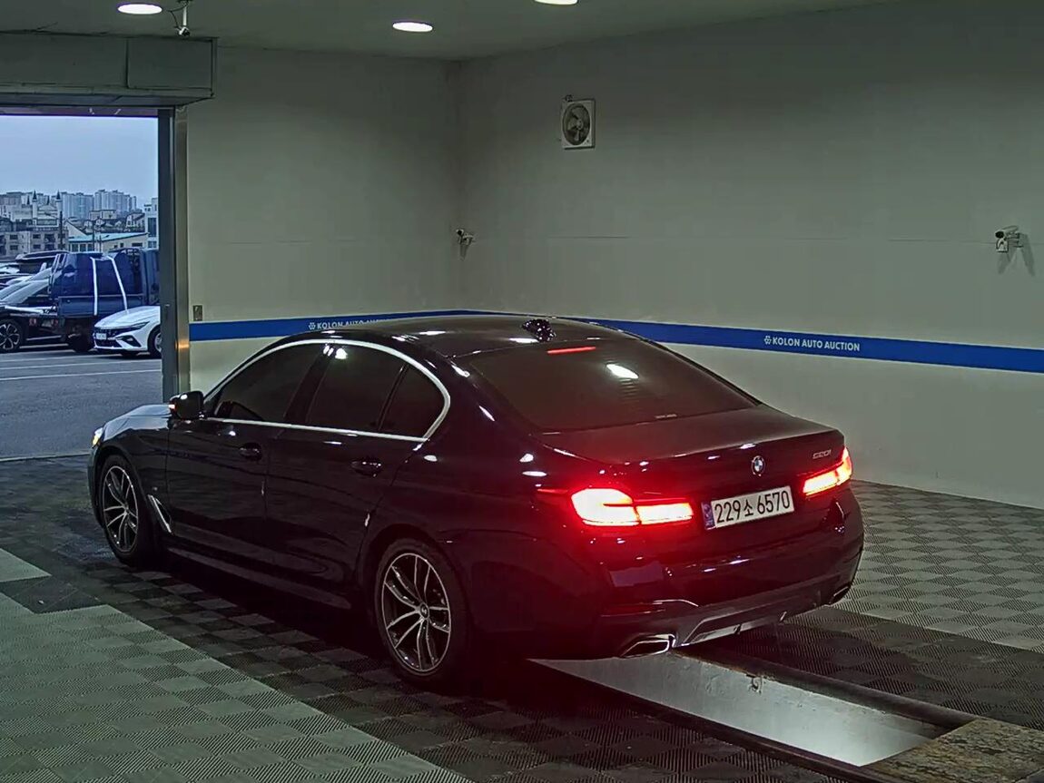BMW 5 SERIES (7TH GEN) 520i M SPORT PACK 2021 - zdjęcie 6