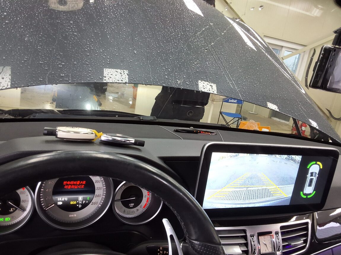 MERCEDES-BENZ E-CLASS (4TH GEN) E220 CDI BLUETEC AVANTGARDE SPORT 2016 - zdjęcie 25