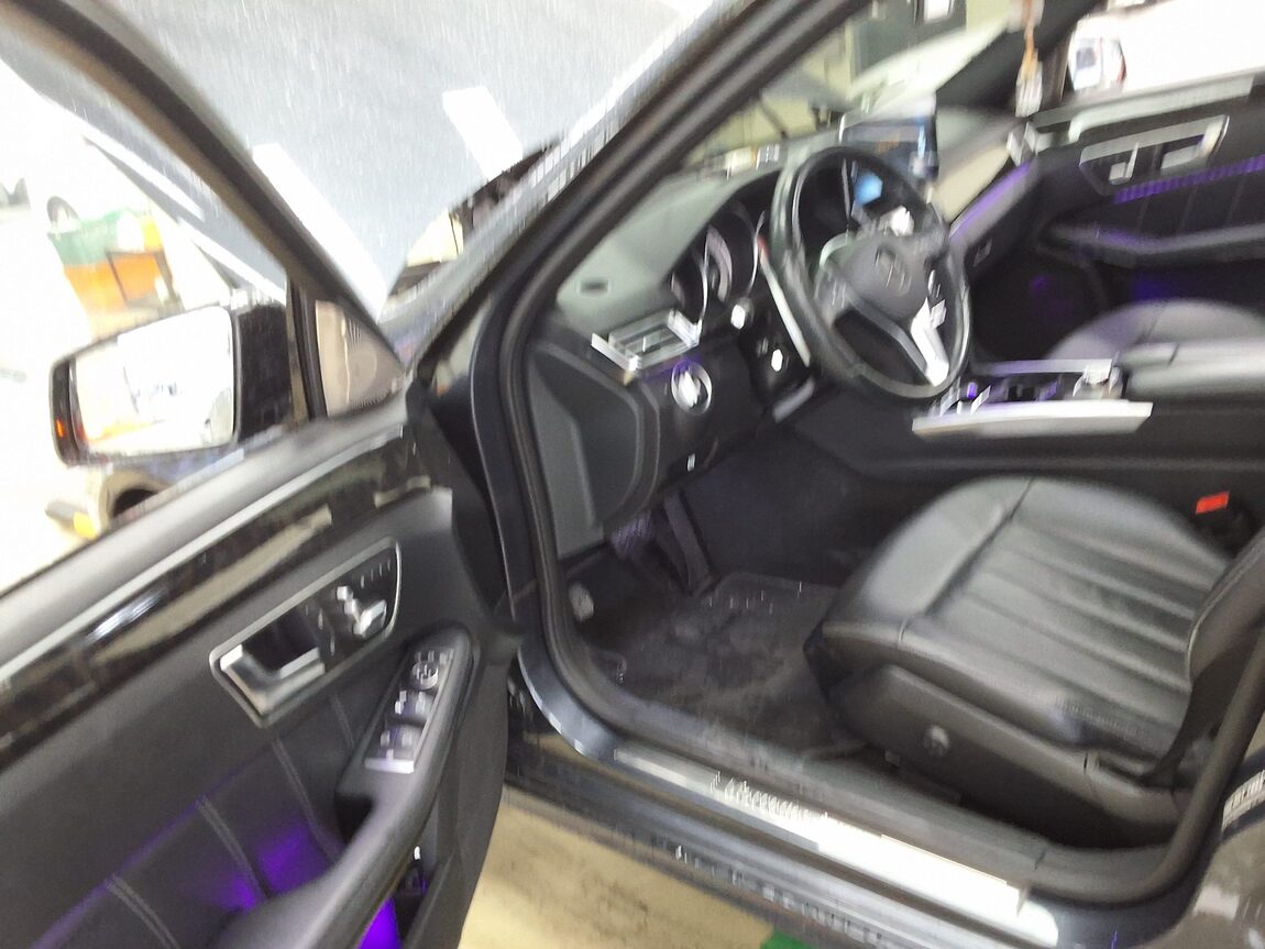 MERCEDES-BENZ E-CLASS (4TH GEN) E220 CDI BLUETEC AVANTGARDE SPORT 2016 - zdjęcie 11
