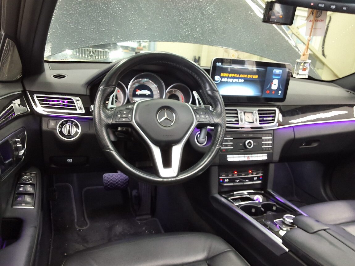 MERCEDES-BENZ E-CLASS (4TH GEN) E220 CDI BLUETEC AVANTGARDE SPORT 2016 - zdjęcie 12