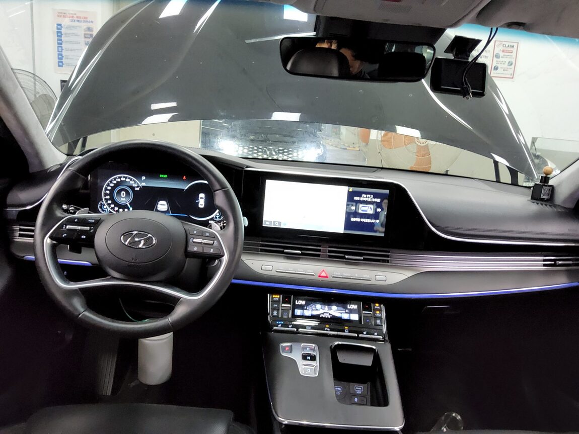 HYUNDAI THE NEW GRANDEUR IG GASOLINE 2.5 LE BLANC 2023 - zdjęcie 11