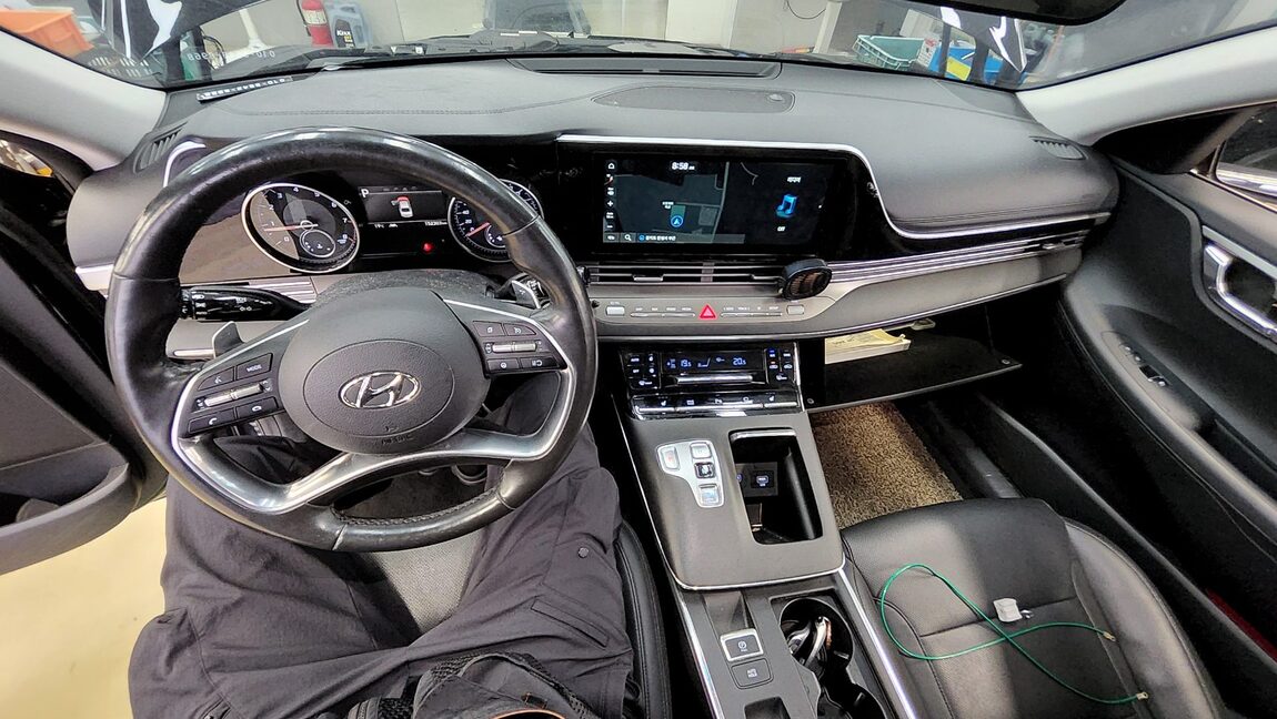 HYUNDAI THE NEW GRANDEUR IG LPi 3.0 RENTAL CAR MODERN 2020 - zdjęcie 11