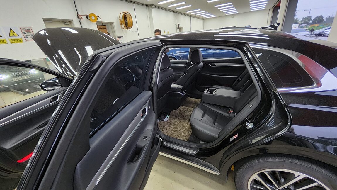 HYUNDAI THE NEW GRANDEUR IG LPi 3.0 RENTAL CAR MODERN 2020 - zdjęcie 12