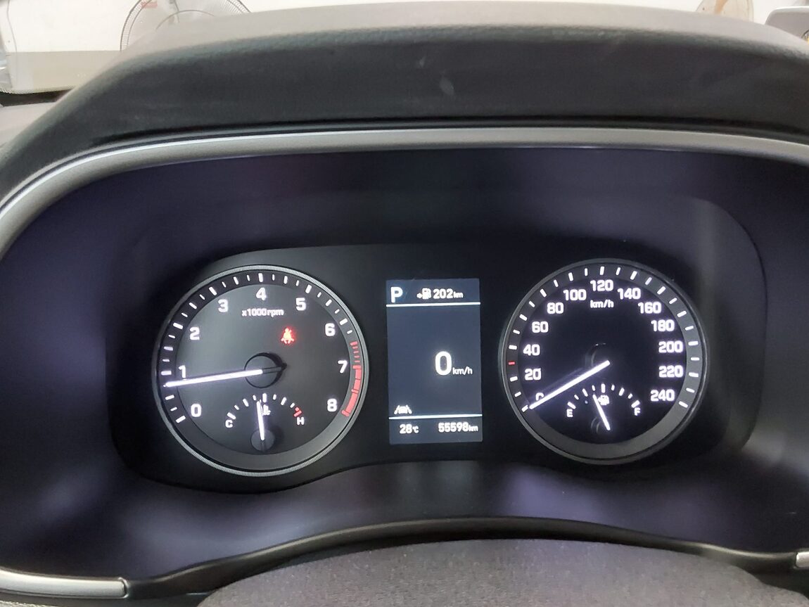 HYUNDAI NEW TUCSON 1.6 GASOLINE 2WD PREMIUM 2019 - zdjęcie 9