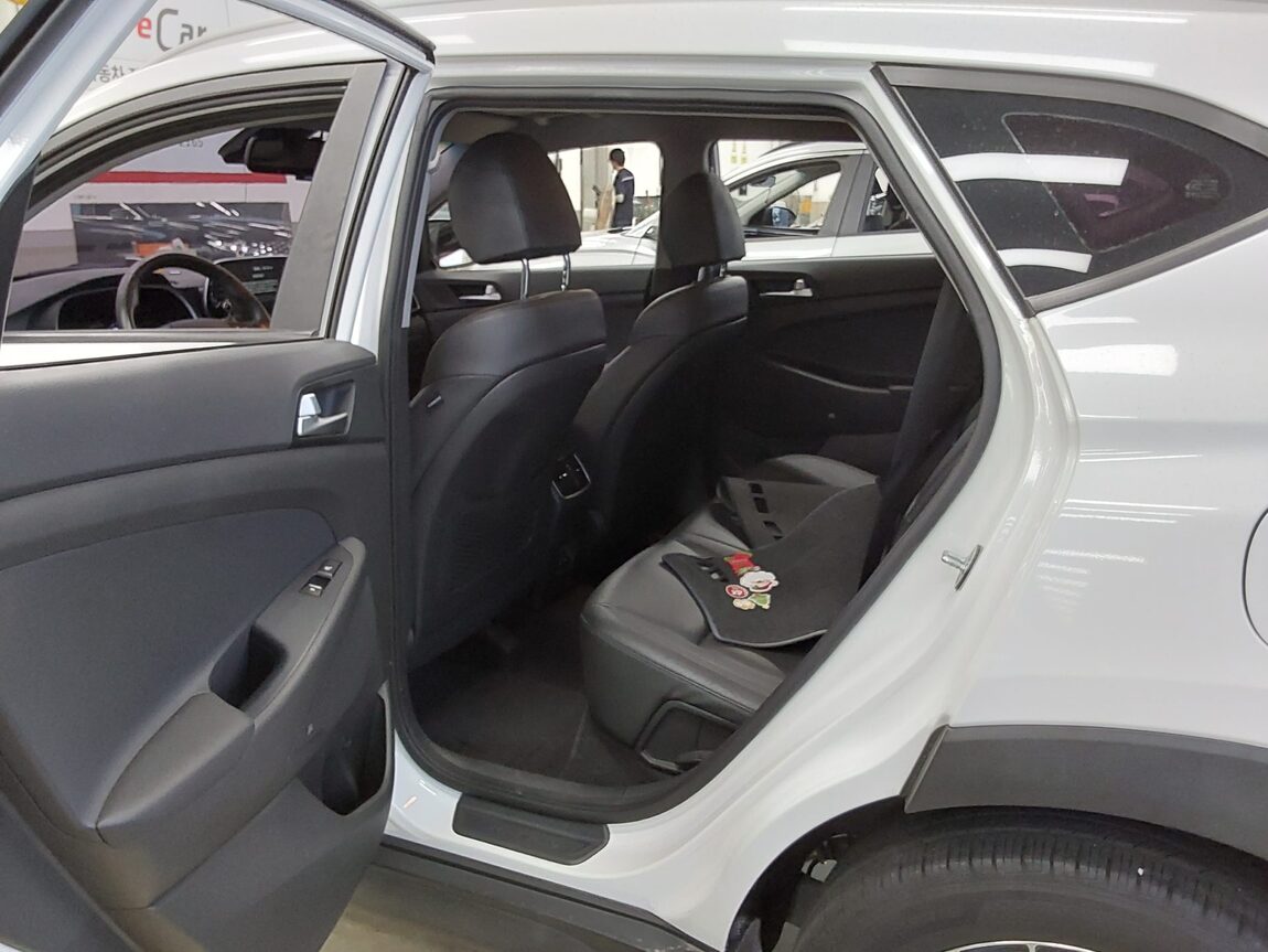 HYUNDAI NEW TUCSON 1.6 GASOLINE 2WD PREMIUM 2019 - zdjęcie 12
