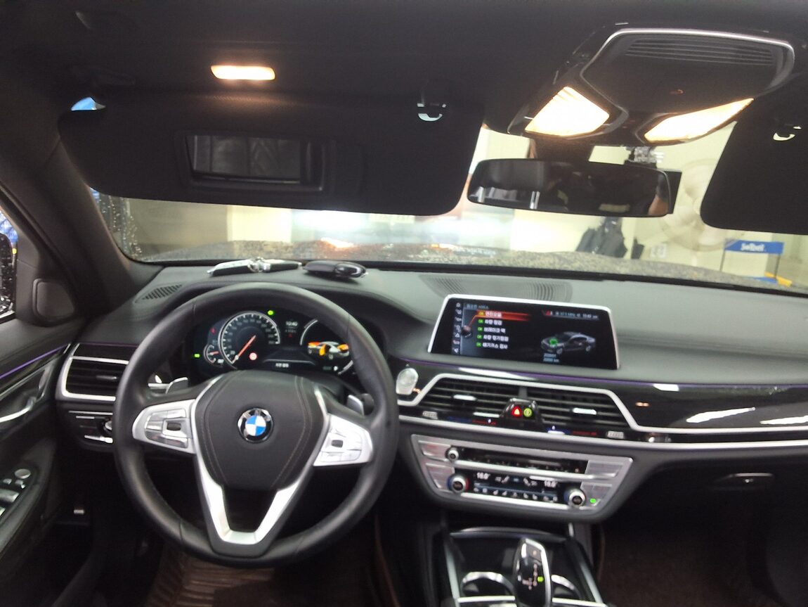 BMW 7 SERIES (6TH GEN) 740Ld xDRIVE M SPORT PACK 2017 - zdjęcie 12