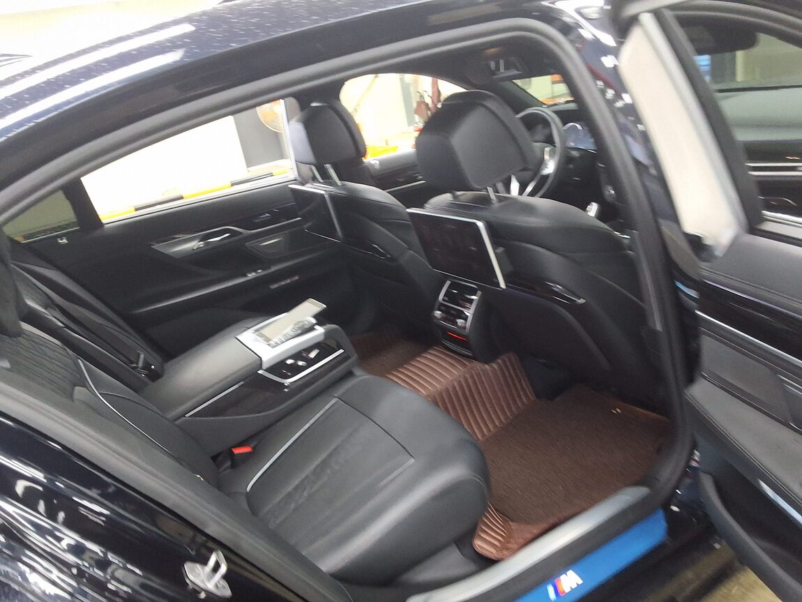 BMW 7 SERIES (6TH GEN) 740Ld xDRIVE M SPORT PACK 2017 - zdjęcie 14