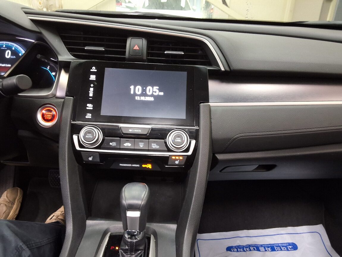 HONDA CIVIC (10TH GEN) 2 2017 - zdjęcie 24