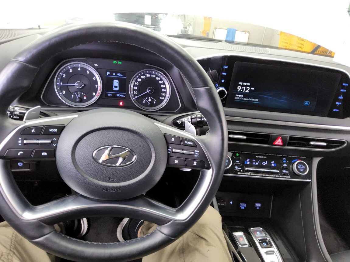 HYUNDAI SONATA (DN8) G2.0 PREMIUM FAMILY 2020 - zdjęcie 17