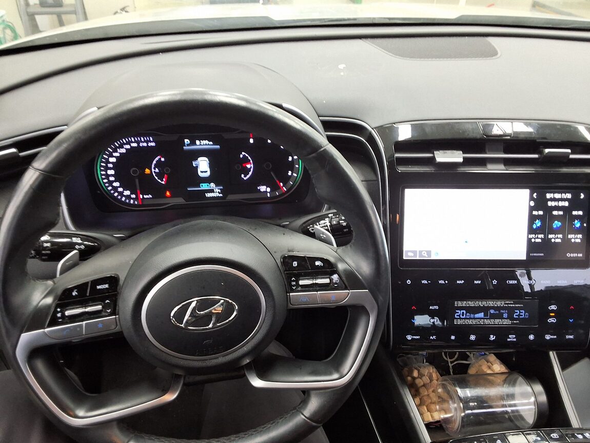HYUNDAI THE ALL NEW TUCSON 2.0 DIESEL 2WD PREMIUM 2022 - zdjęcie 17