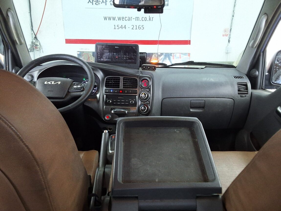 KIA THE NEW BONGO III CARGO 1 TON LPG DOUBLE CAB EXTRA LONG WHEELBASE GLS 2024 - zdjęcie 11