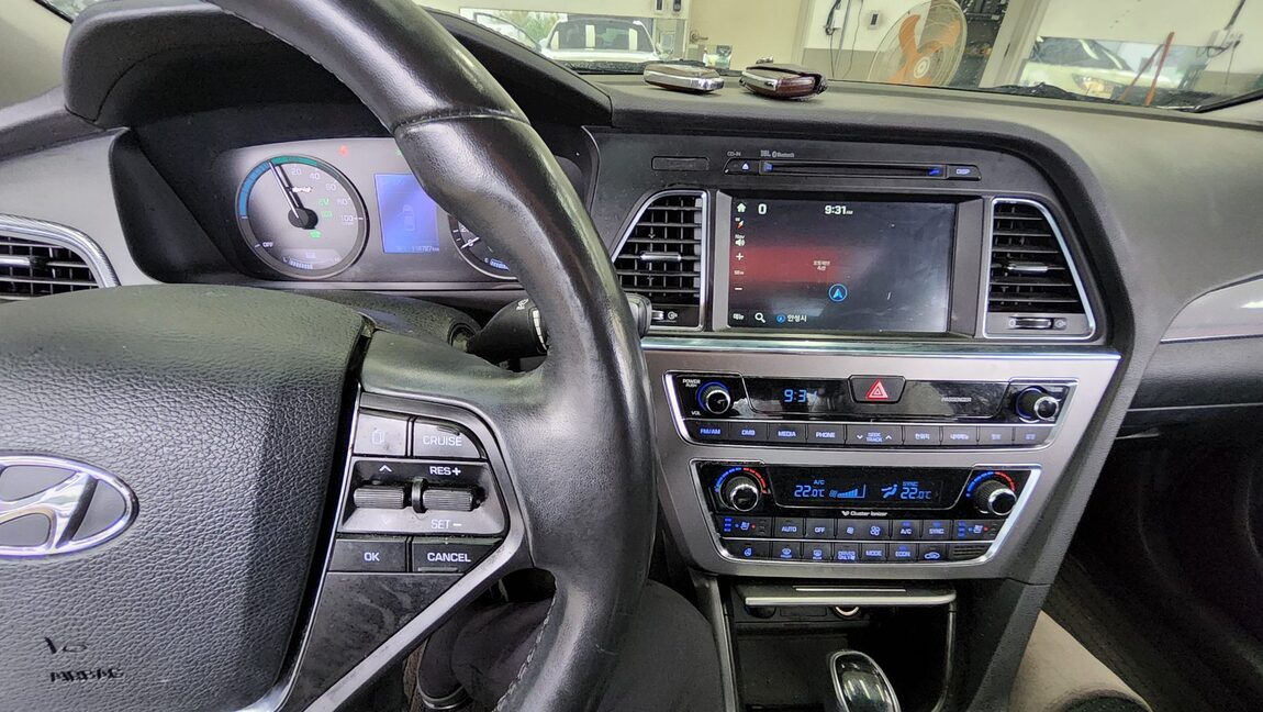 HYUNDAI LF SONATA HYBRID 2.0 HEV PREMIUM 2016 - zdjęcie 17