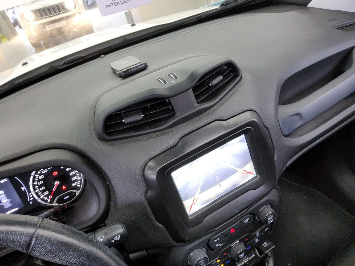 JEEP RENEGADE 2.4 GASOLINE LONGITUDE 2018 - zdjęcie 17