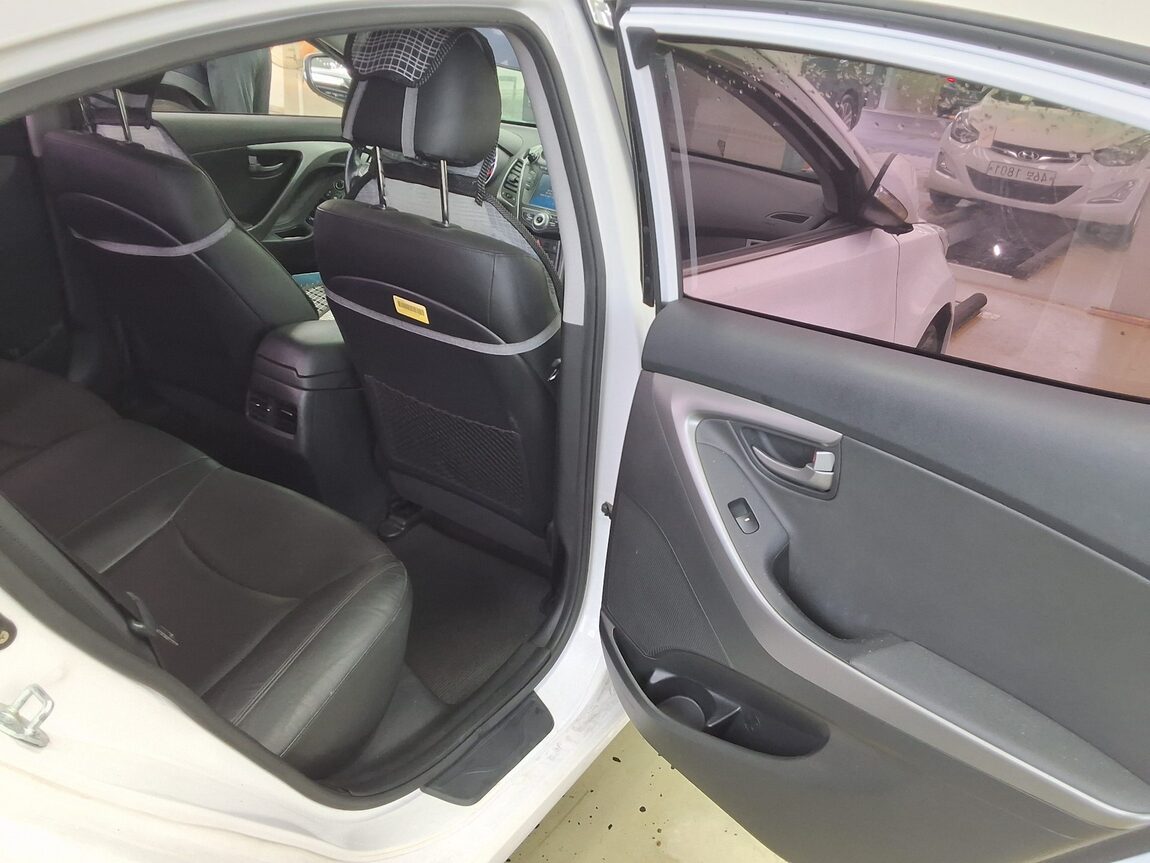 HYUNDAI THE NEW AVANTE MD 1.6 GDi MODERN 2015 - zdjęcie 13