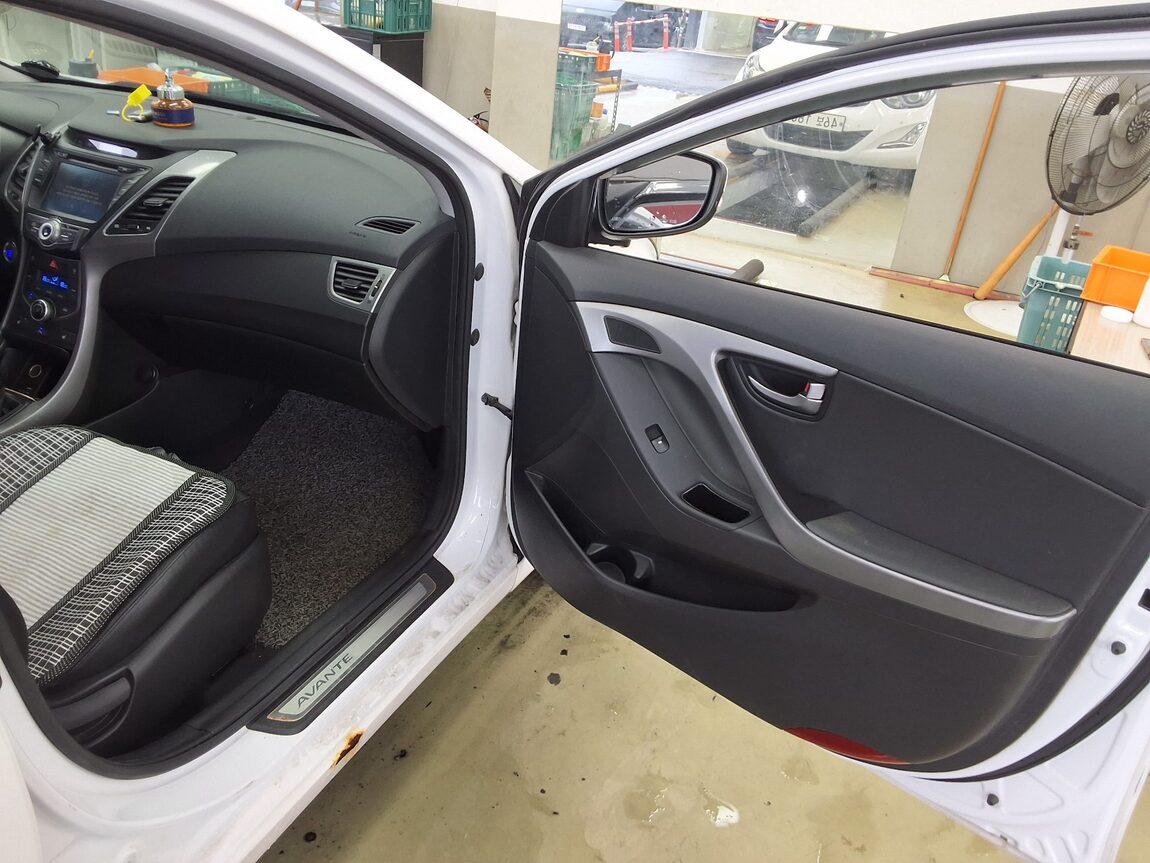 HYUNDAI THE NEW AVANTE MD 1.6 GDi MODERN 2015 - zdjęcie 14