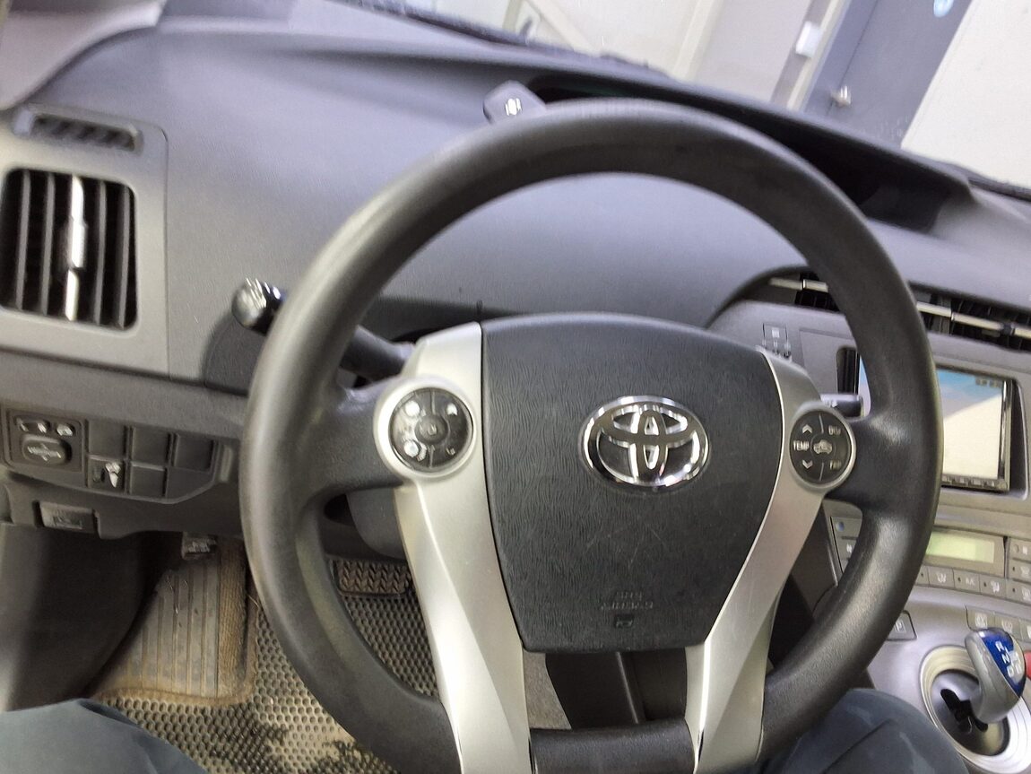TOYOTA PRIUS (3RD GEN) 1.8 2012 - zdjęcie 23