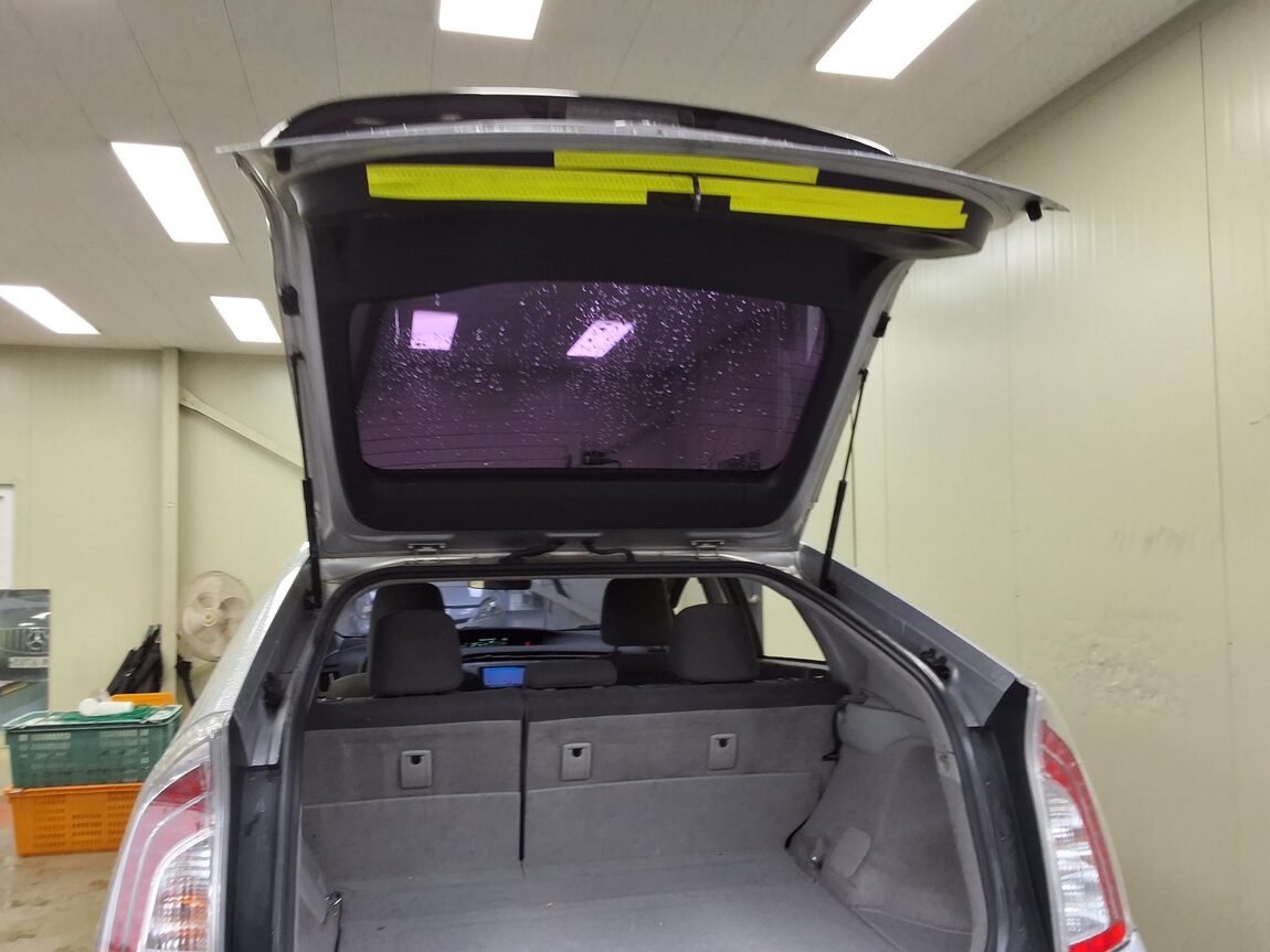 TOYOTA PRIUS (3RD GEN) 1.8 2012 - zdjęcie 16