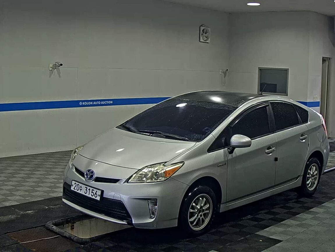 TOYOTA PRIUS (3RD GEN) 1.8 2012 - zdjęcie 2