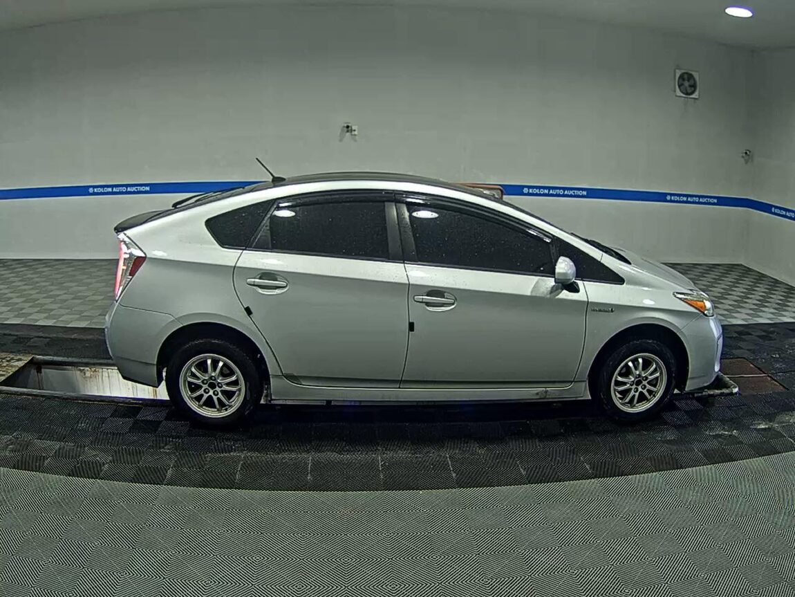 TOYOTA PRIUS (3RD GEN) 1.8 2012 - zdjęcie 4