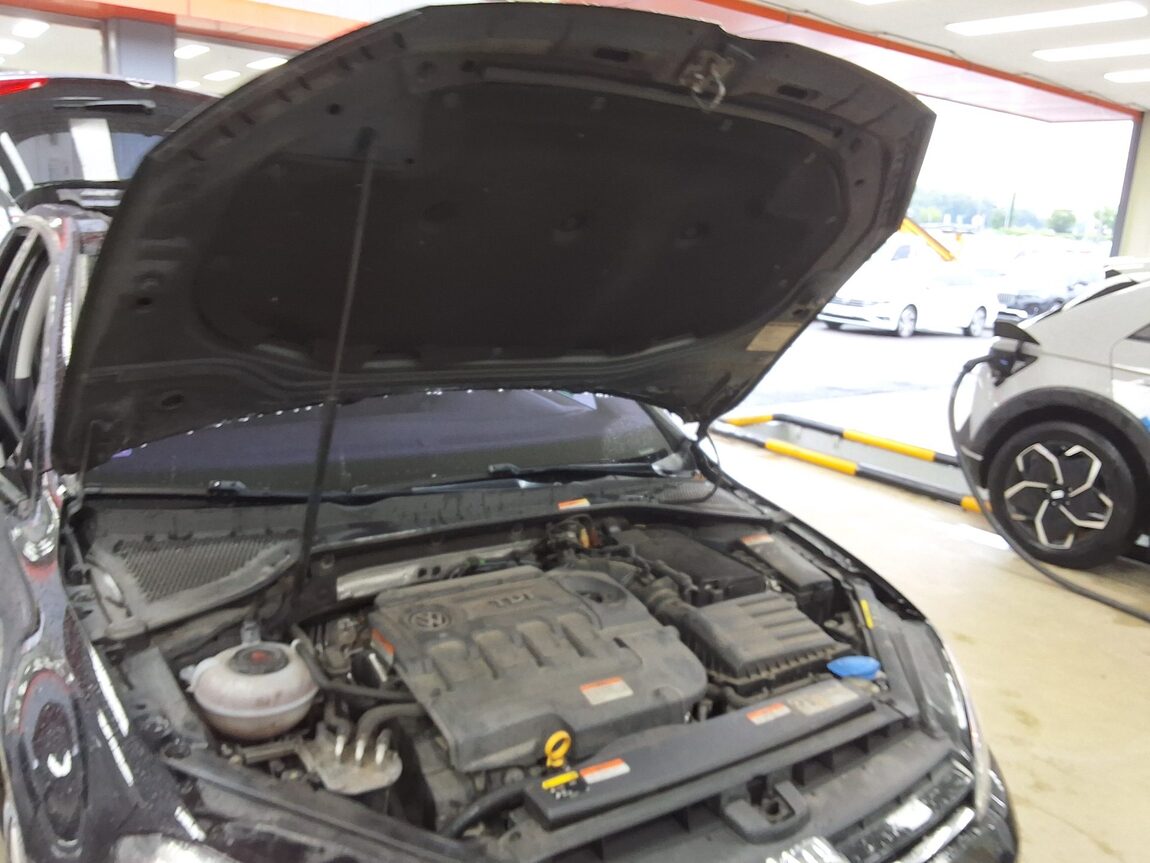 VOLKSWAGEN GOLF (7TH GEN) 2.0 TDI 2015 - zdjęcie 18