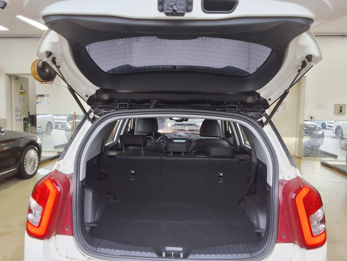 KG MOBILITY (SSANGYONG) TIVOLI AIR GASOLINE 2WD IX 2017 - zdjęcie 15