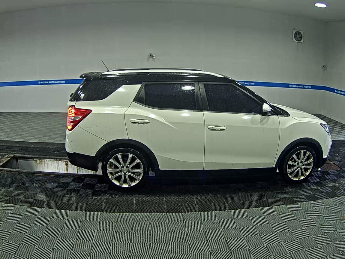 KG MOBILITY (SSANGYONG) TIVOLI AIR GASOLINE 2WD IX 2017 - zdjęcie 4