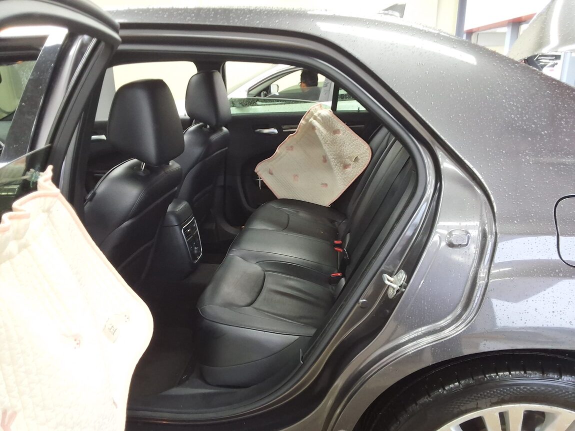CHRYSLER 300C (2ND GEN) 3.0 DIESEL 2014 - zdjęcie 13