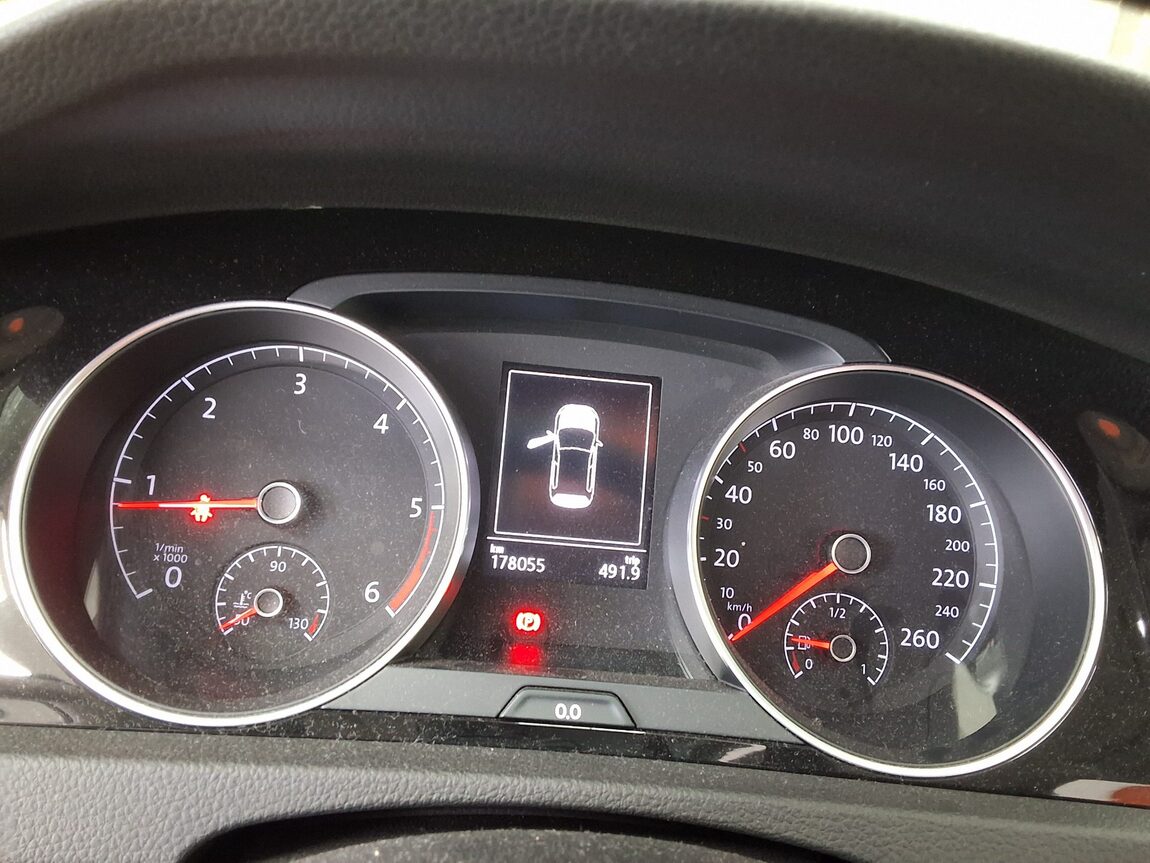 VOLKSWAGEN GOLF (7TH GEN) 2.0 TDI 2015 - zdjęcie 10