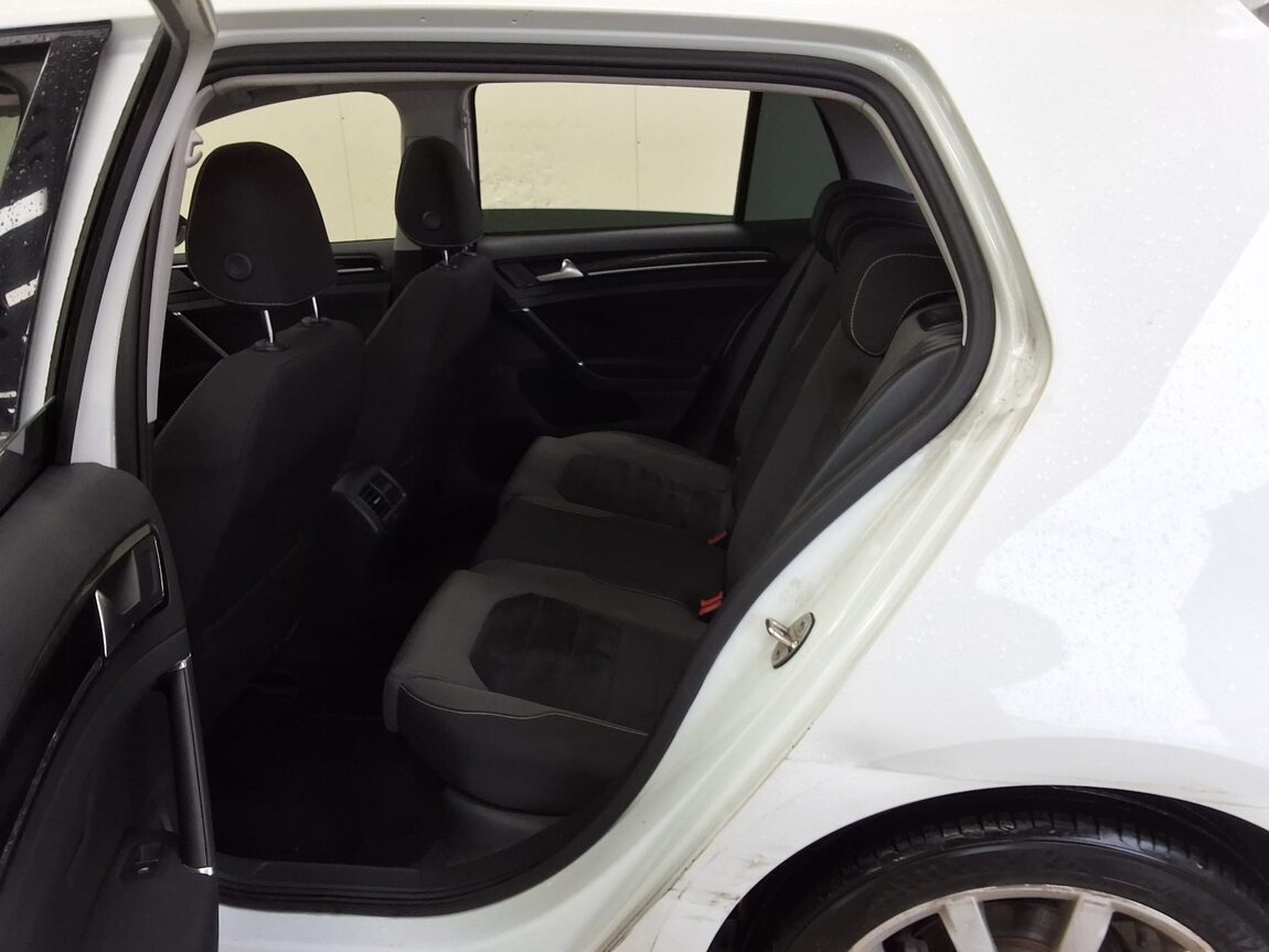 VOLKSWAGEN GOLF (7TH GEN) 2.0 TDI 2015 - zdjęcie 13