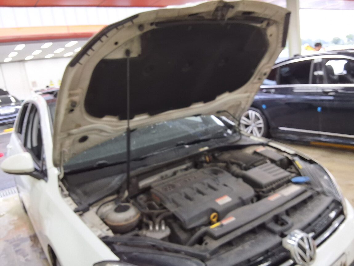 VOLKSWAGEN GOLF (7TH GEN) 2.0 TDI 2015 - zdjęcie 18