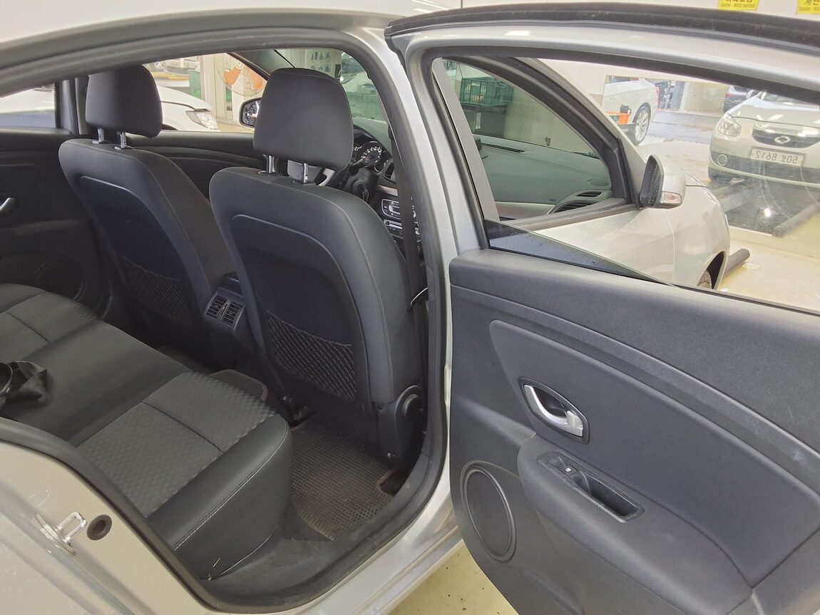 RENAULT (SAMSUNG) NEW SM3 1.6 LE 2010 - zdjęcie 13