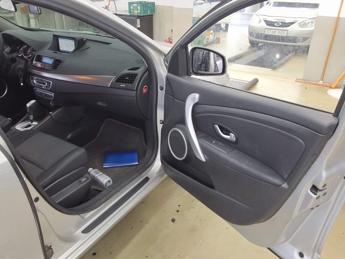 RENAULT (SAMSUNG) NEW SM3 1.6 LE 2010 - zdjęcie 14