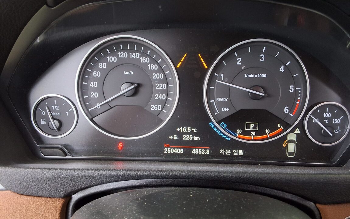 BMW GRAN TURISMO (GT) 3 SERIES GT 320d LUXURY LINE 2017 - zdjęcie 9