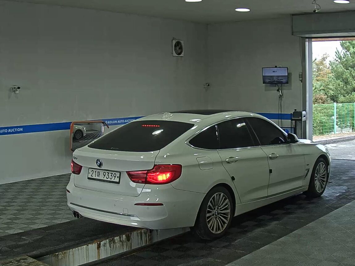 BMW GRAN TURISMO (GT) 3 SERIES GT 320d LUXURY LINE 2017 - zdjęcie 5