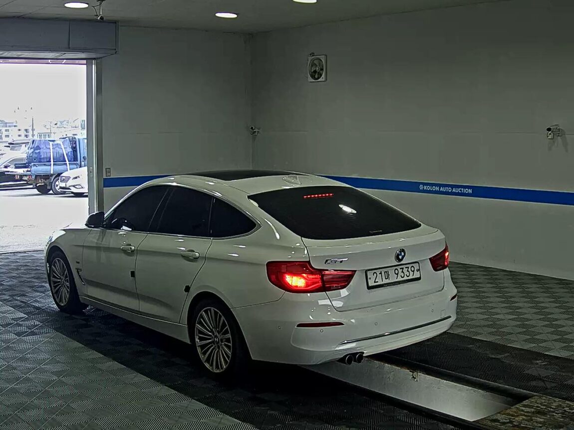 BMW GRAN TURISMO (GT) 3 SERIES GT 320d LUXURY LINE 2017 - zdjęcie 6