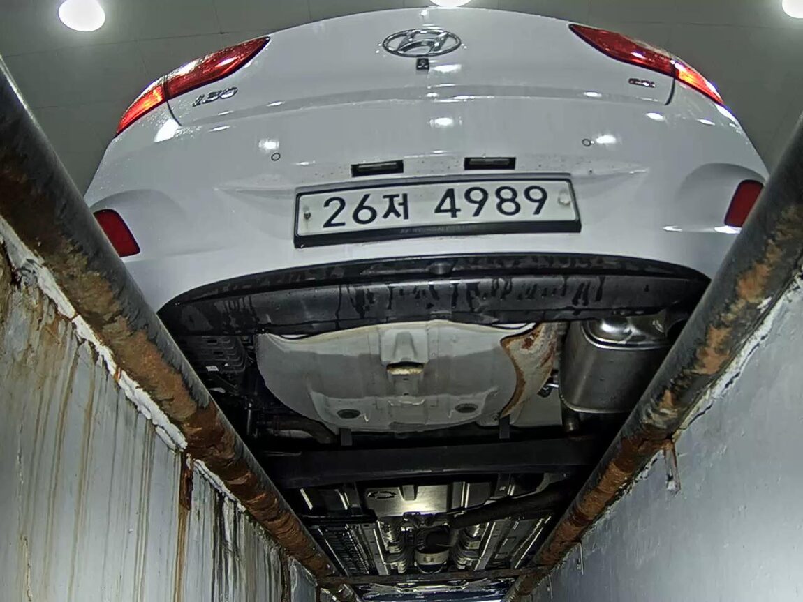 HYUNDAI NEW i30 1.6 GDi PYL 2014 - zdjęcie 8