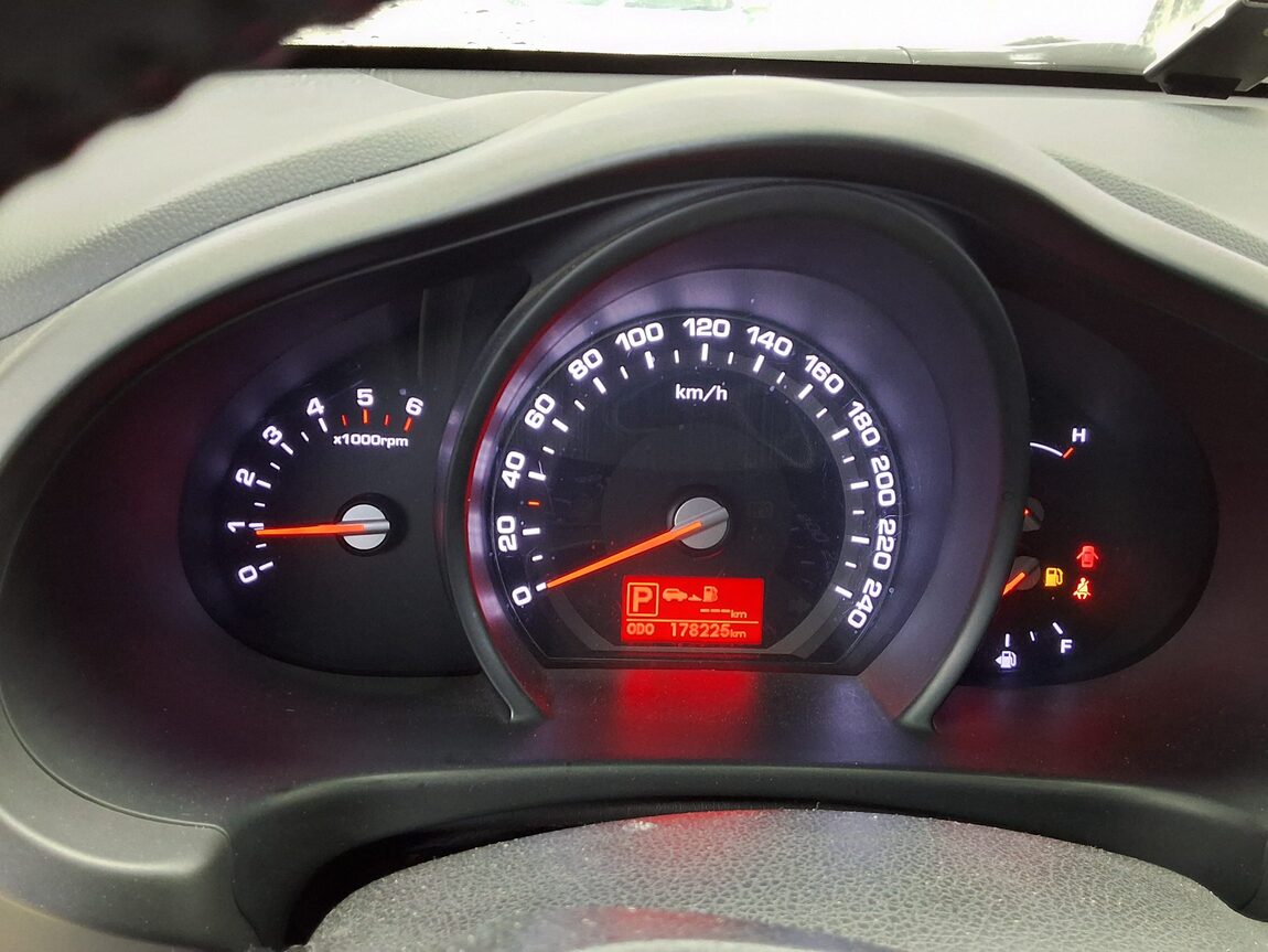 KIA SPORTAGE R DIESEL R2.0 2WD TLX LUXURY MODEL 2011 - zdjęcie 9