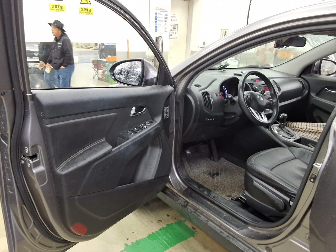 KIA SPORTAGE R DIESEL R2.0 2WD TLX LUXURY MODEL 2011 - zdjęcie 10