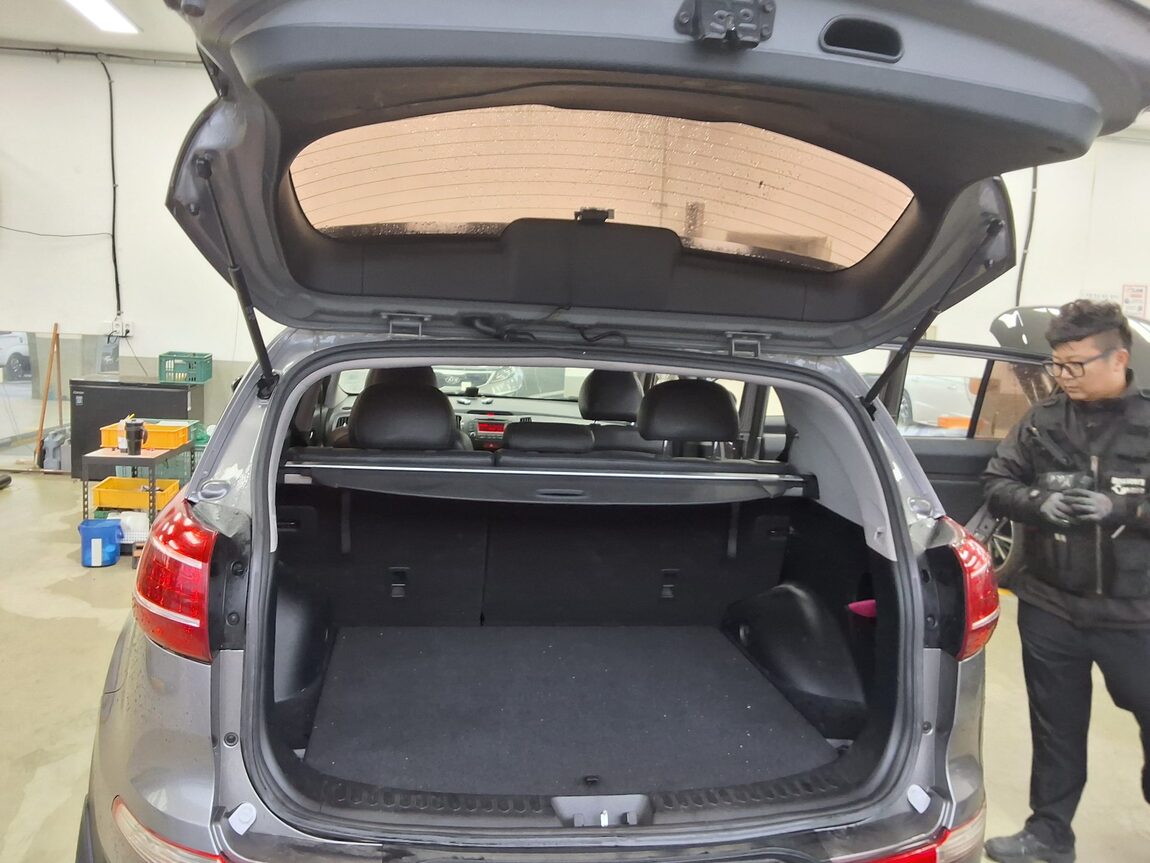 KIA SPORTAGE R DIESEL R2.0 2WD TLX LUXURY MODEL 2011 - zdjęcie 15