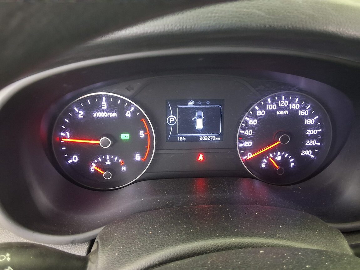 KIA NEW SPORTAGE R2.0 2WD TRENDY 2016 - zdjęcie 9