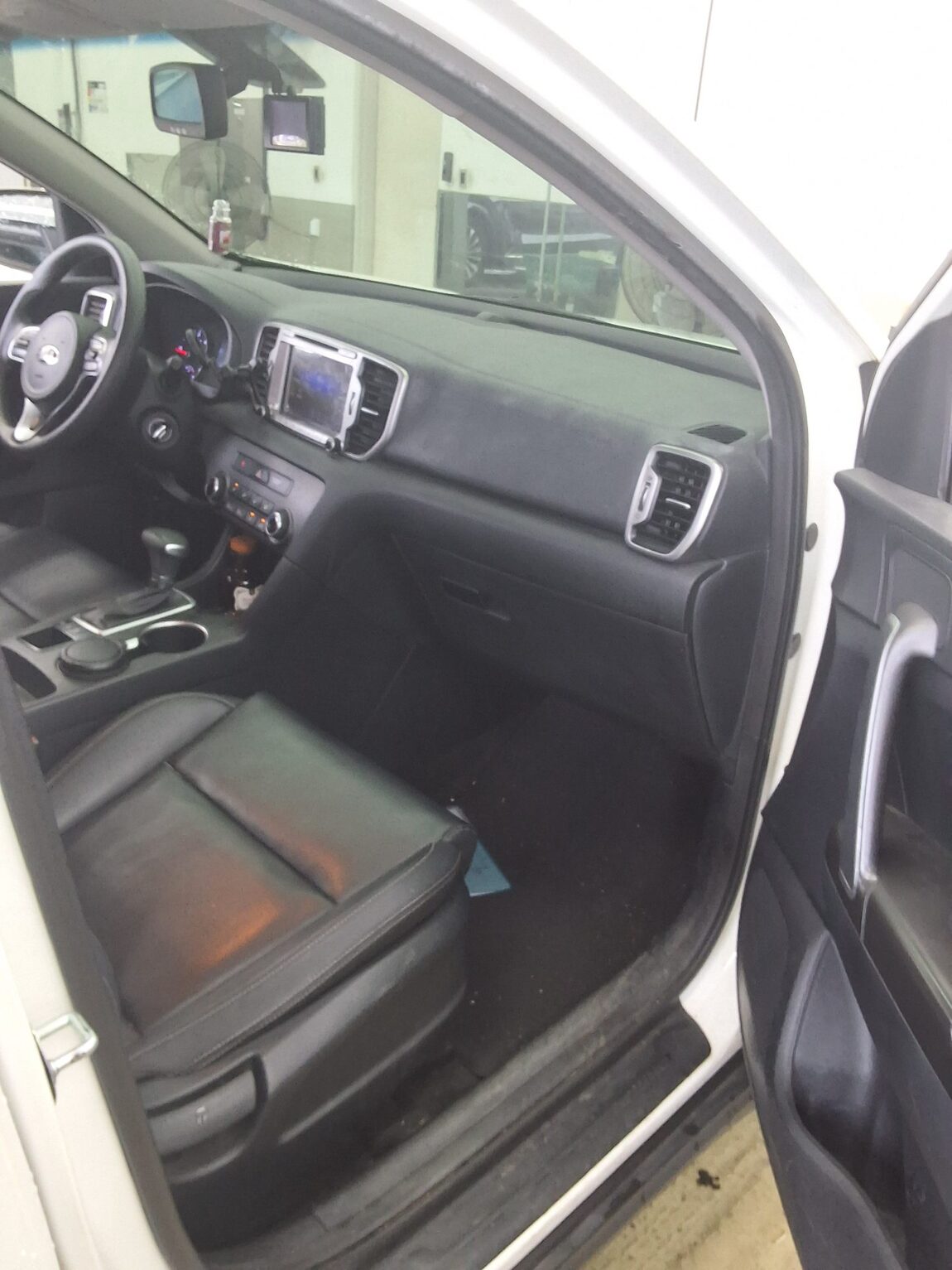 KIA NEW SPORTAGE R2.0 2WD TRENDY 2016 - zdjęcie 14