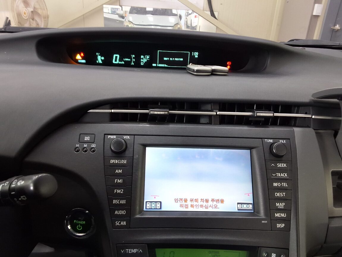 TOYOTA PRIUS (3RD GEN) 1.8 2011 - zdjęcie 25