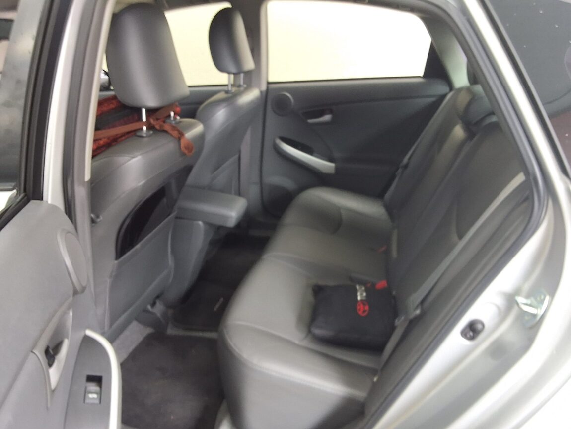 TOYOTA PRIUS (3RD GEN) 1.8 2011 - zdjęcie 13
