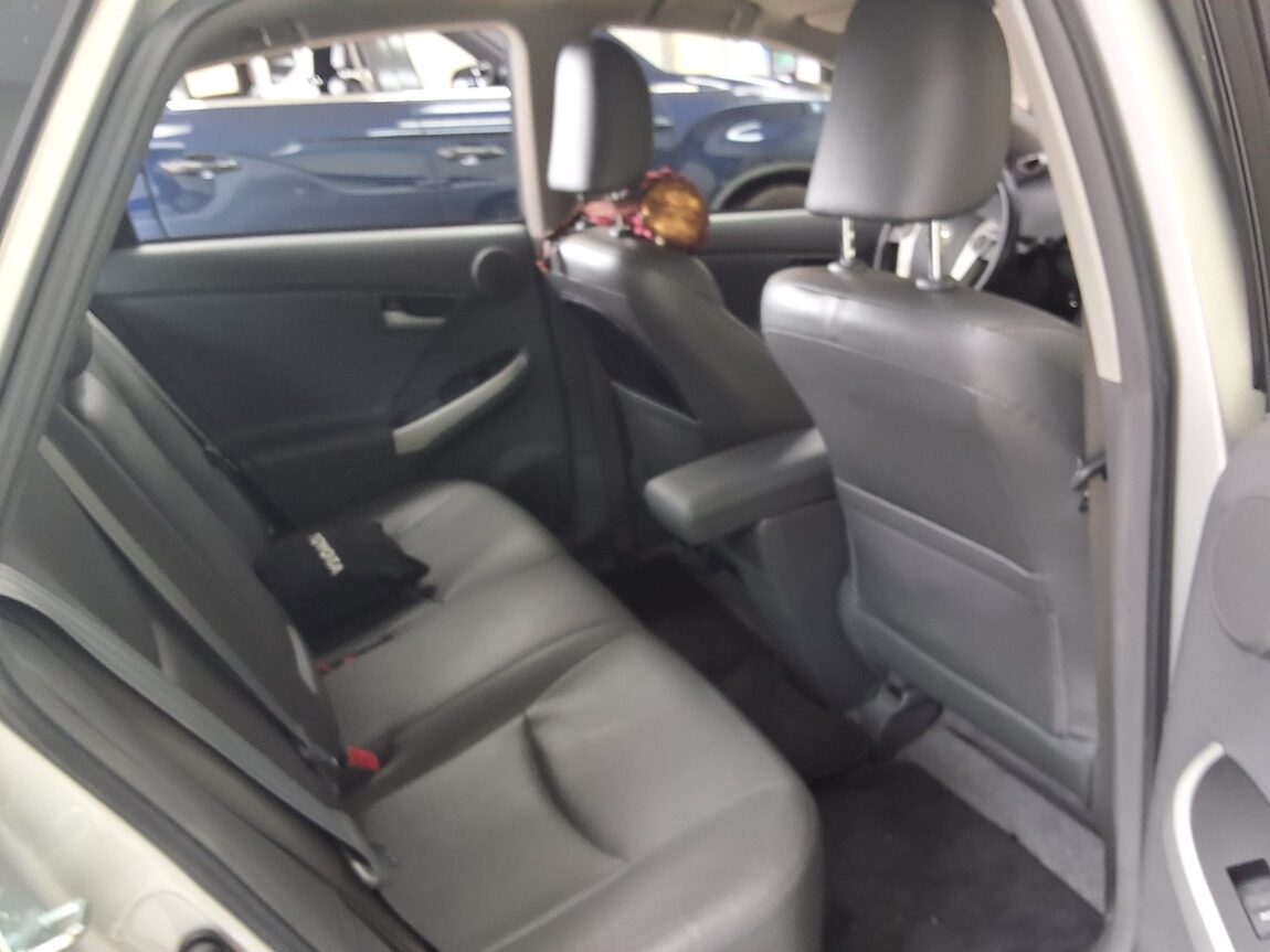 TOYOTA PRIUS (3RD GEN) 1.8 2011 - zdjęcie 14