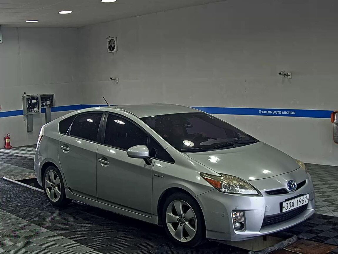 TOYOTA PRIUS (3RD GEN) 1.8 2011 - zdjęcie 3